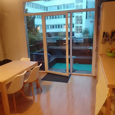 In Weißhausstraße In Einer *